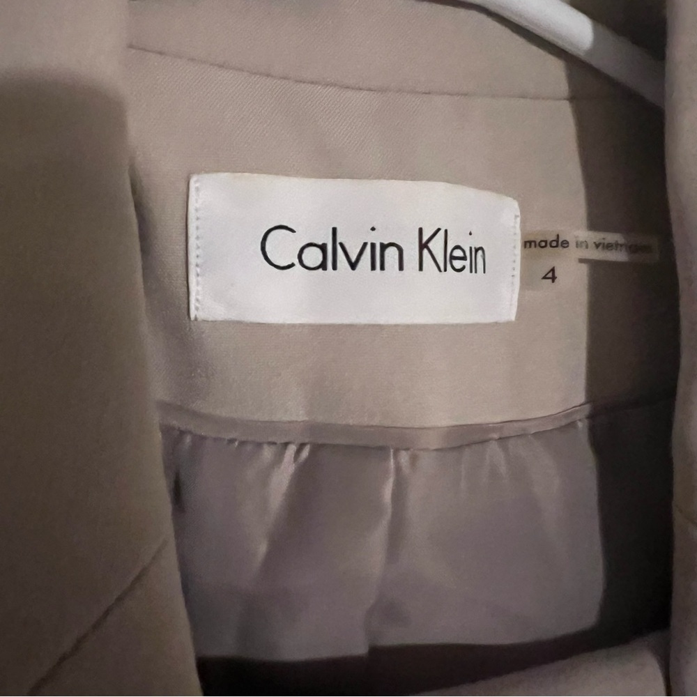 CALVIN KLEIN Light Beige Suit:Two Button Blazer Size 4 & Skirt Size 6 - Picture 7 of 8